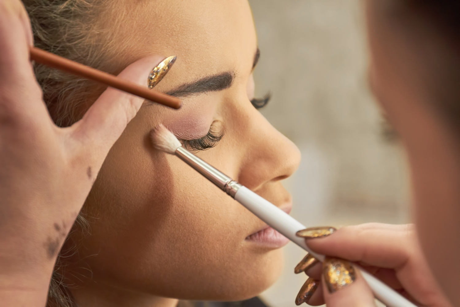 Professional Eyeshadow Application Hacks